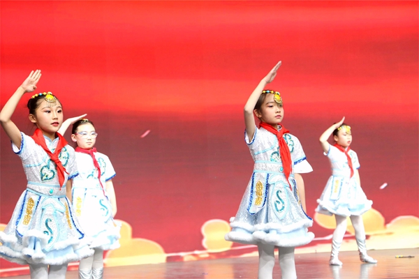 童心筑夢雅礱大地 一場綻放藏源魅力的少兒文藝匯演